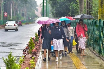 ಇಂದು ನಿರಂತರ ಮಳೆ: ಶಾಲಾ ಕಾಲೇಜುಗಳಿಗೆ ರಜೆ ಘೋಷಣೆ