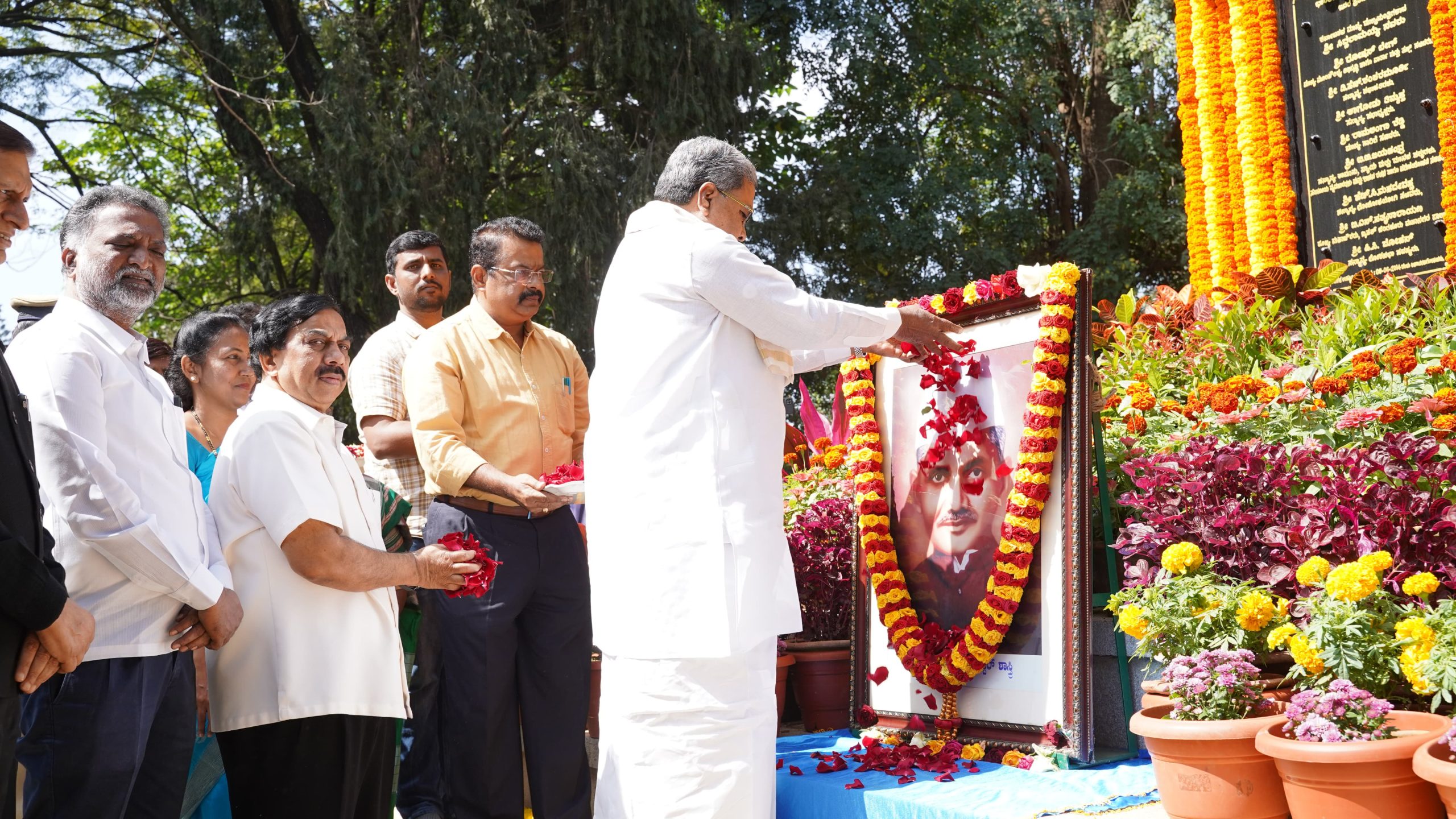 ಲಾಲ್ ಬಹದ್ದೂರ್ ಶಾಸ್ತ್ರಿ ಅವರು ಸಾರ್ವಜನಿಕ ಜೀವನದಲ್ಲಿ ಮೇಲ್ಪಂಕ್ತಿಯನ್ನು ಹಾಕಿಕೊಟ್ಟವರು:ಮುಖ್ಯಮಂತ್ರಿ ಸಿದ್ದರಾಮಯ್ಯ